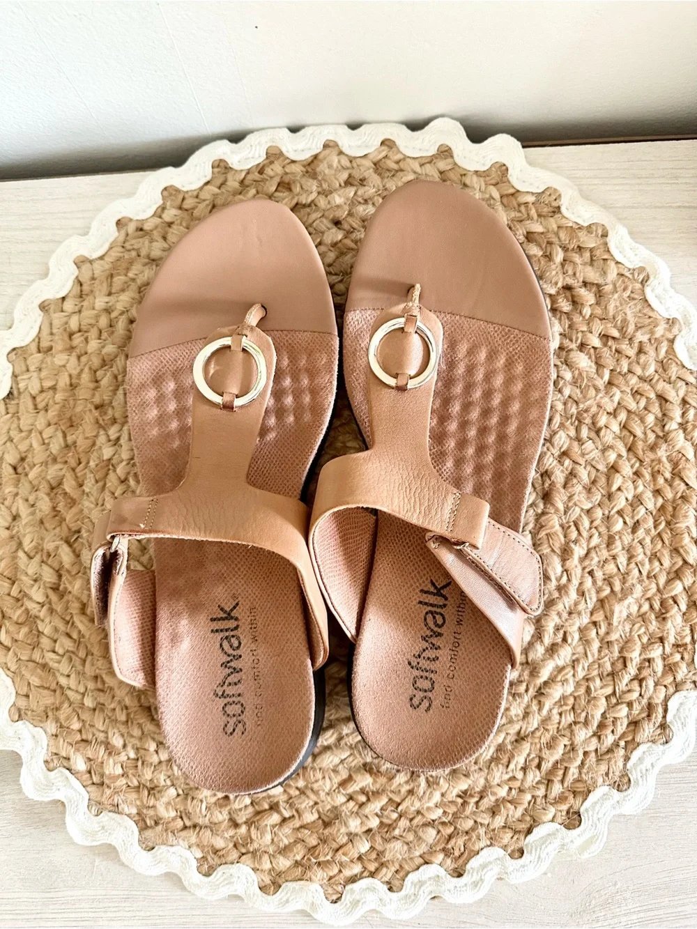 SoftWalk Tan Leather Comfort Sandals Gold Ring Size 8.5M